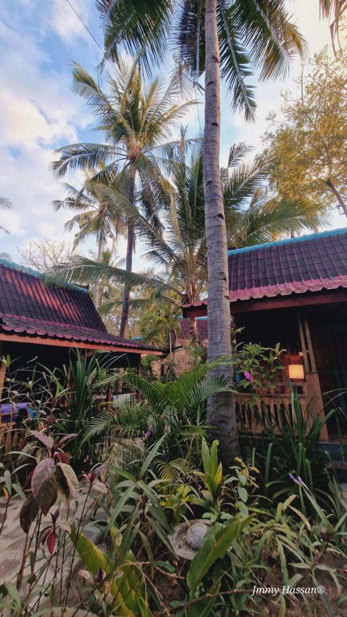 Villas Light House - Eco-Traditional Joglo Gili Trawangan Exterior photo