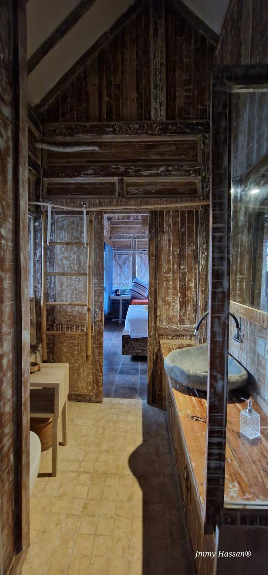Villas Light House - Eco-Traditional Joglo Gili Trawangan Exterior photo