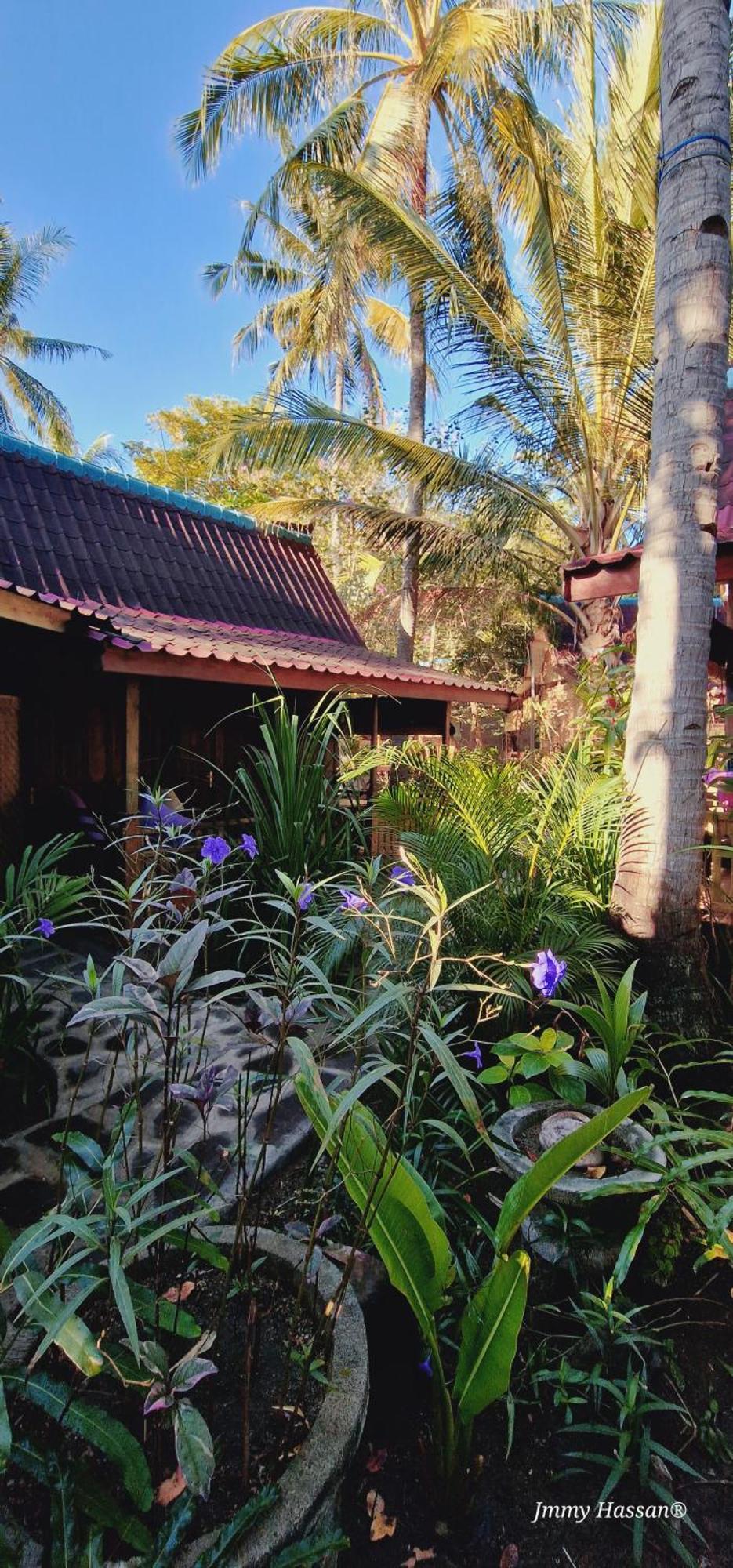 Villas Light House - Eco-Traditional Joglo Gili Trawangan Exterior photo