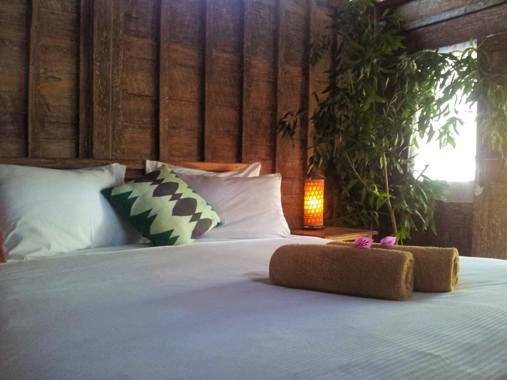 Villas Light House - Eco-Traditional Joglo Gili Trawangan Exterior photo